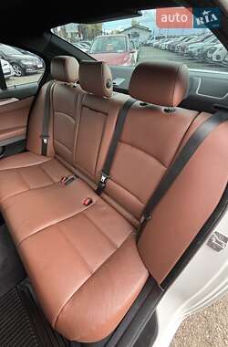 Седан BMW 5 Series 2012 в 