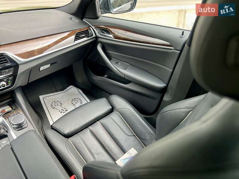 Седан BMW 5 Series 2017 в Ровно фото 28 Седан BMW 5 Series 2017 в Ровно