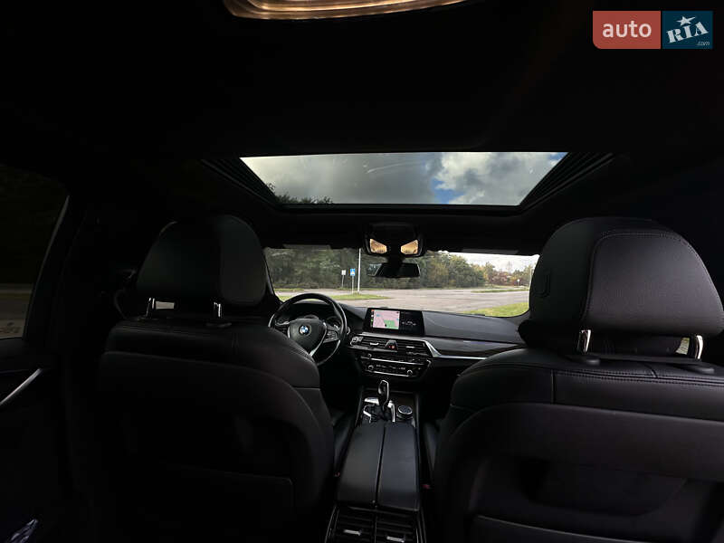 Седан BMW 5 Series 2018 в Львові