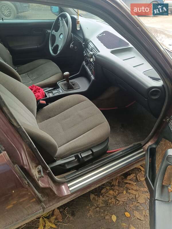 Седан BMW 5 Series 1989 в Голобах