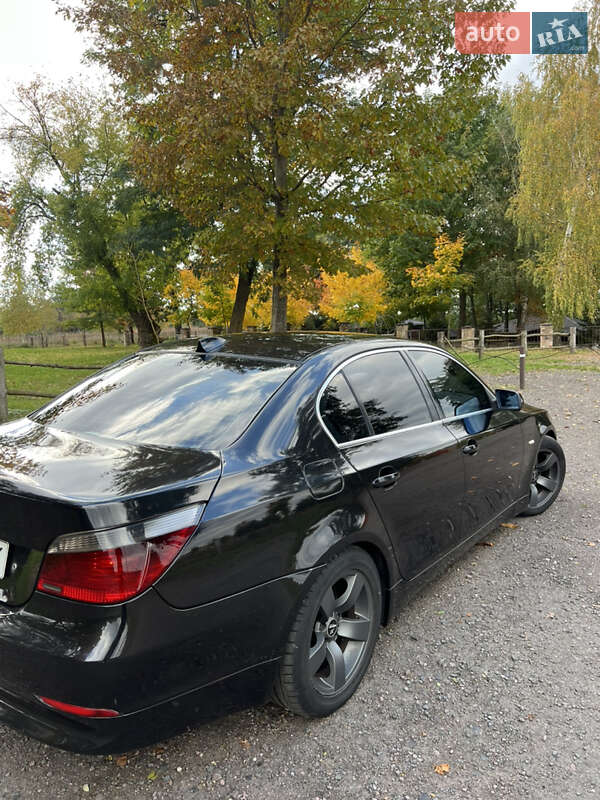 Седан BMW 5 Series 2003 в Ровно