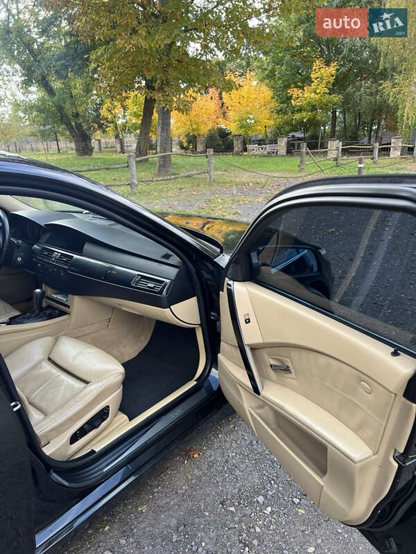 Седан BMW 5 Series 2003 в Ровно