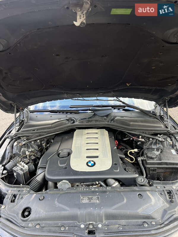 Седан BMW 5 Series 2003 в Ровно