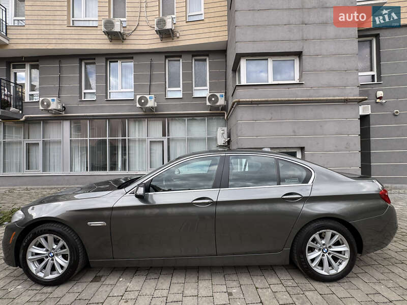 Седан BMW 5 Series 2014 в Львові