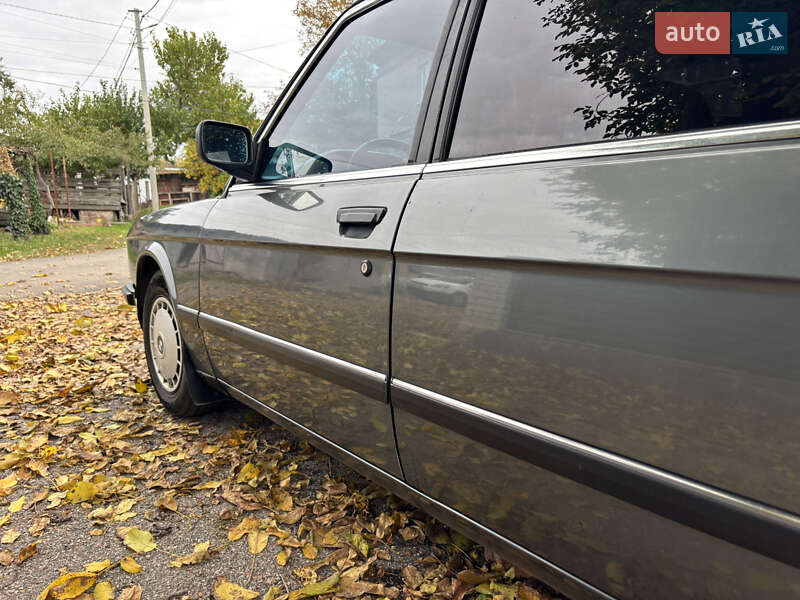 Седан BMW 5 Series 1986 в Знаменке