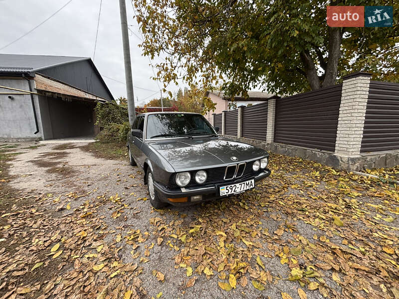 Седан BMW 5 Series 1986 в Знаменке