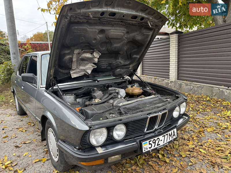 Седан BMW 5 Series 1986 в Знаменке