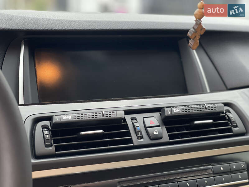 Седан BMW 5 Series 2013 в Львові