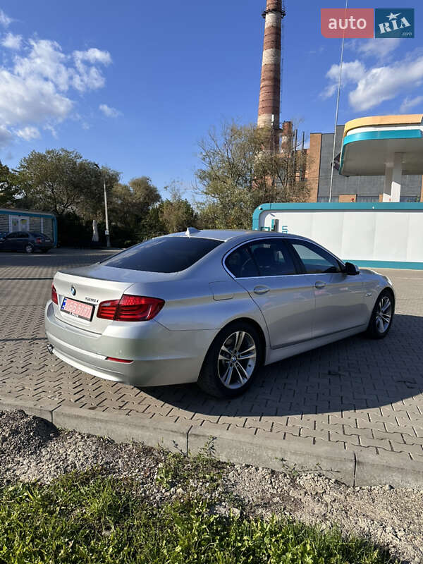 Седан BMW 5 Series 2013 в Чернівцях