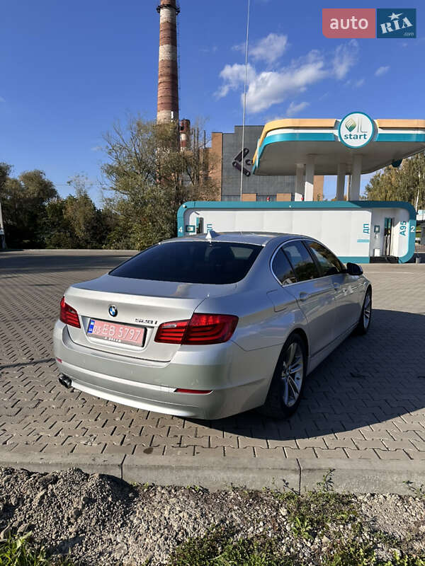 Седан BMW 5 Series 2013 в Чернівцях