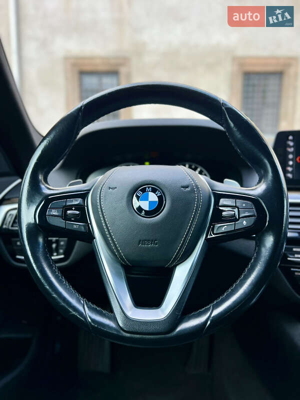 Седан BMW 5 Series 2017 в Львове