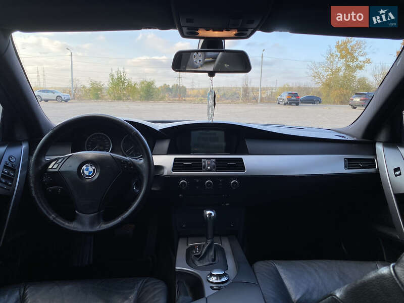 Седан BMW 5 Series 2004 в Харкові