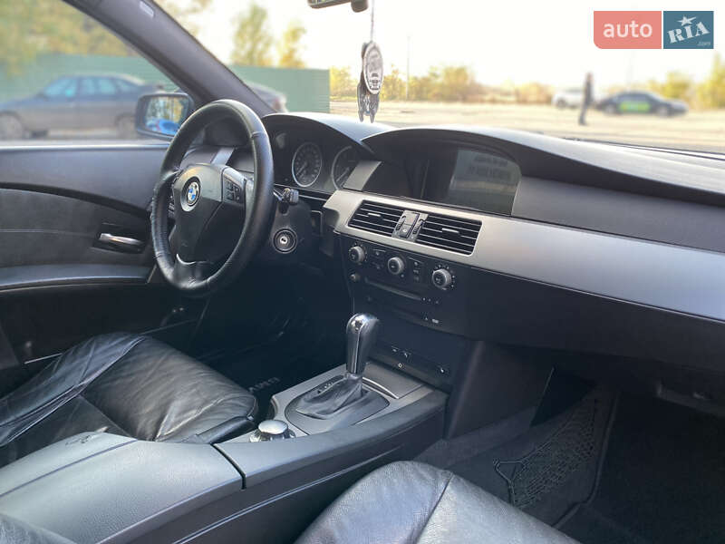 Седан BMW 5 Series 2004 в Харкові