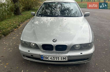 Седан BMW 5 Series 2000 в Ровно