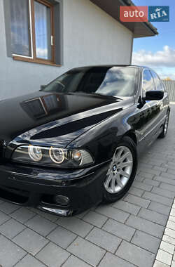 Седан BMW 5 Series 2001 в Рава-Руській