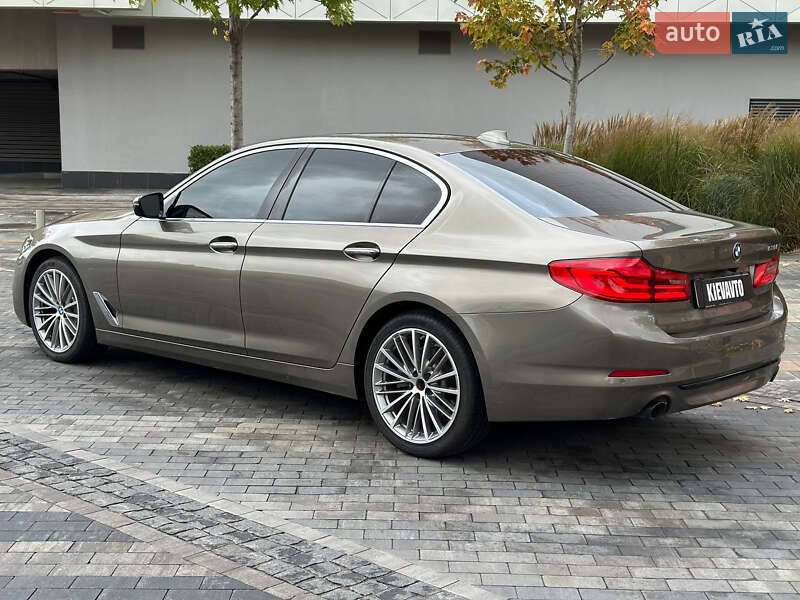 Седан BMW 5 Series 2017 в Киеве