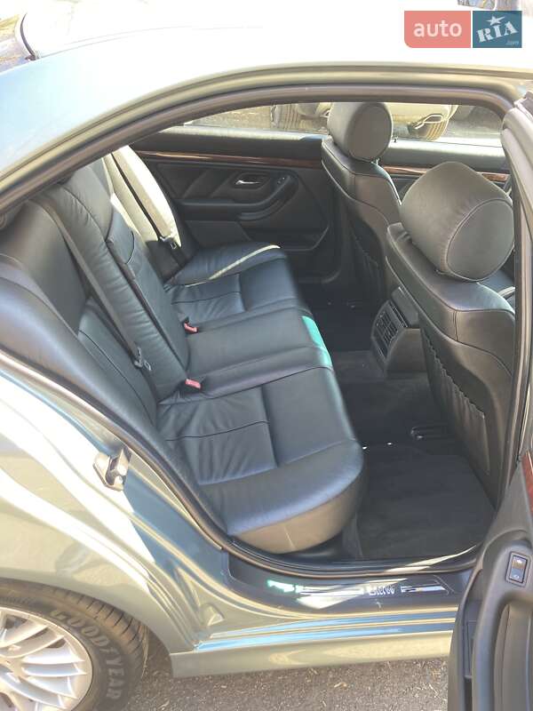 Седан BMW 5 Series 2001 в Киеве