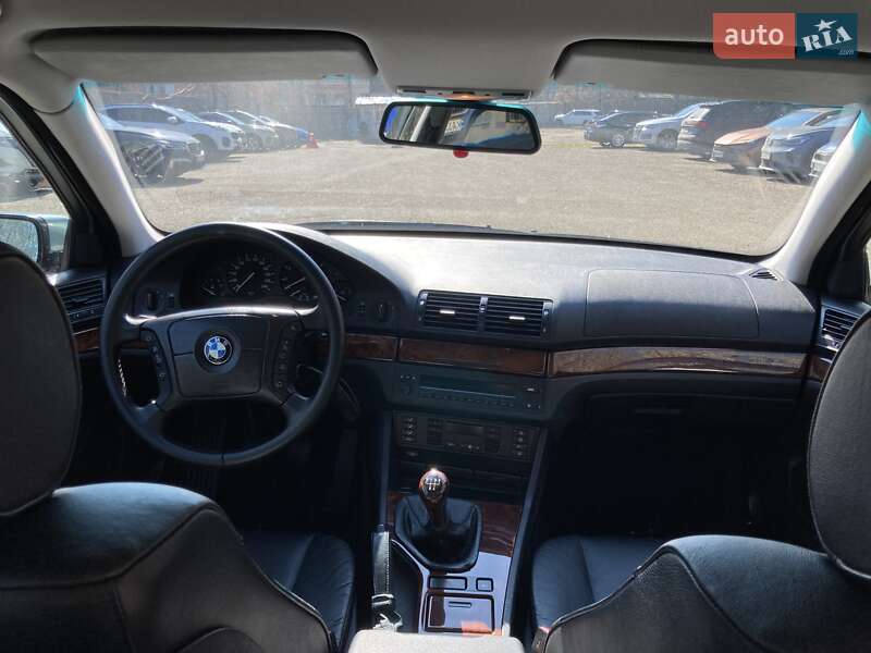 Седан BMW 5 Series 2001 в Киеве
