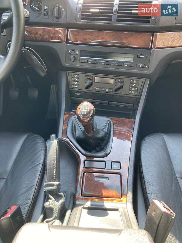 Седан BMW 5 Series 2001 в Киеве