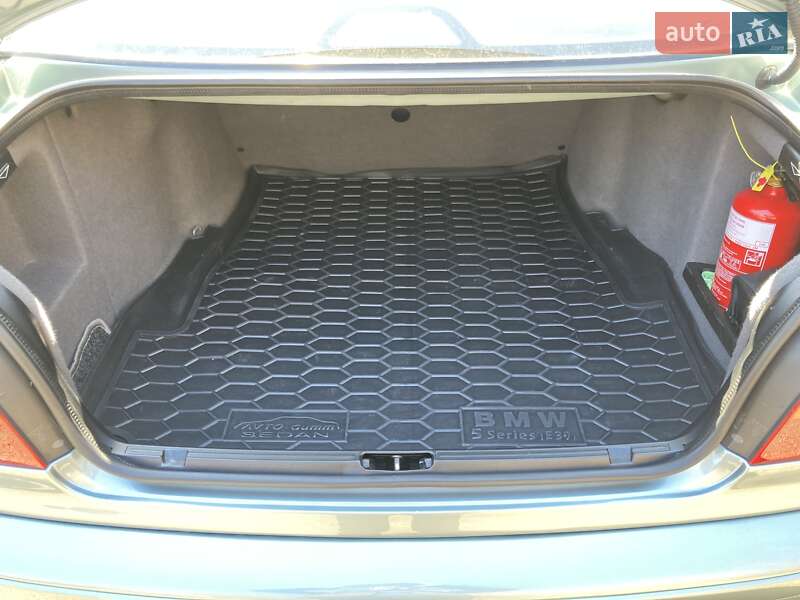 Седан BMW 5 Series 2001 в Киеве