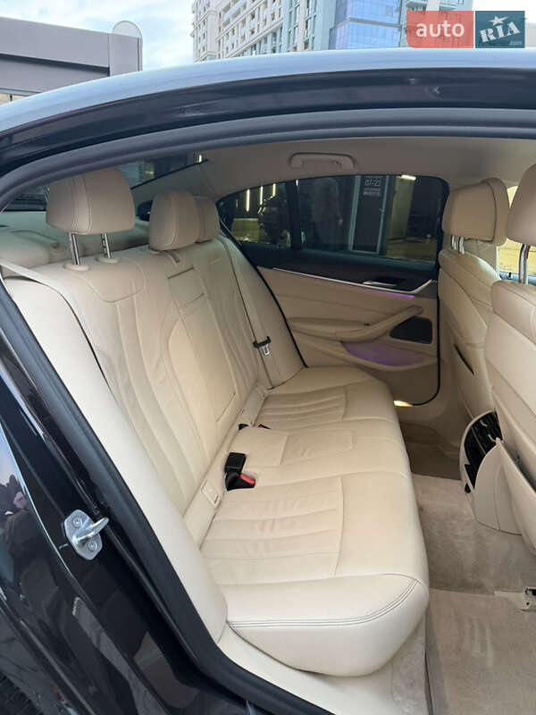 Седан BMW 5 Series 2017 в Львове фото 28 Седан BMW 5 Series 2017 в Львове