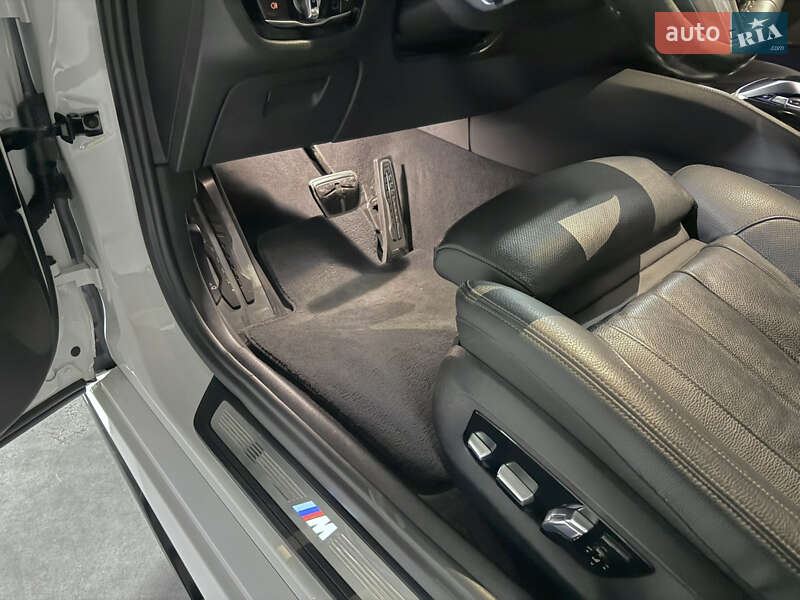 Седан BMW 5 Series 2017 в Днепре