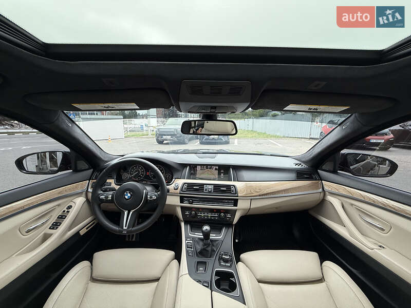 Седан BMW 5 Series 2011 в Харкові