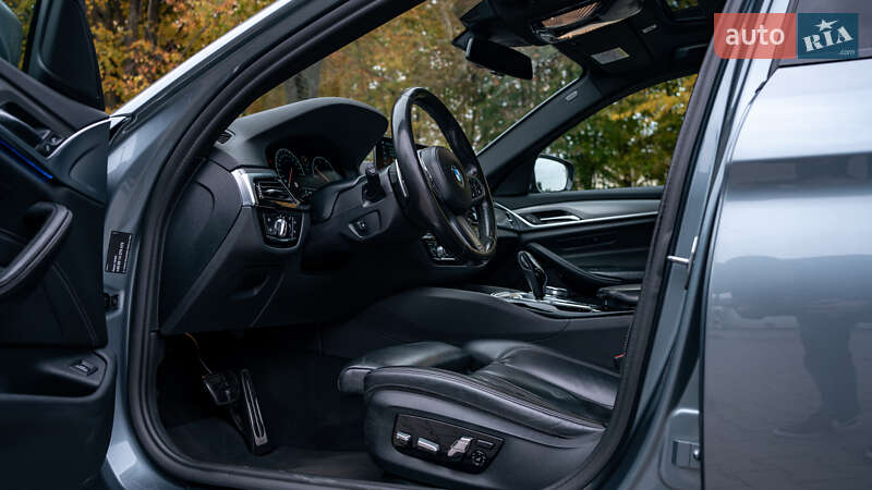 Седан BMW 5 Series 2019 в Хмельницком