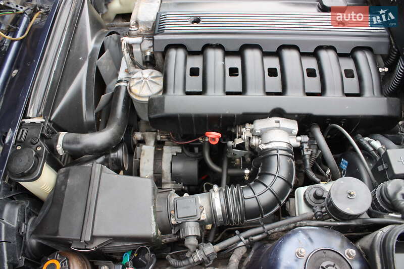 Седан BMW 5 Series 1991 в Запоріжжі