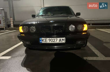 Седан BMW 5 Series 1988 в Киеве