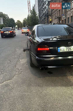Седан BMW 5 Series 2000 в  фото 10 Седан BMW 5 Series 2000 в