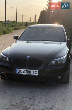 Седан BMW 5 Series 2004 в Львові
