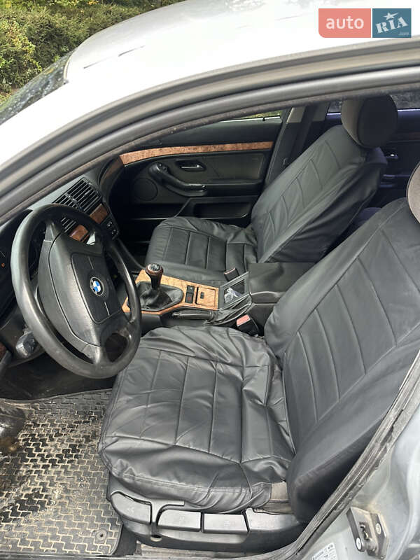 Седан BMW 5 Series 1998 в Сарнах