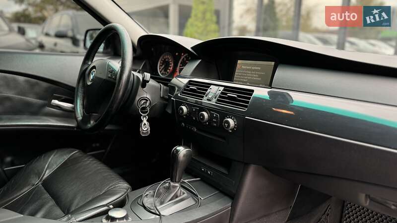 Седан BMW 5 Series 2003 в Києві