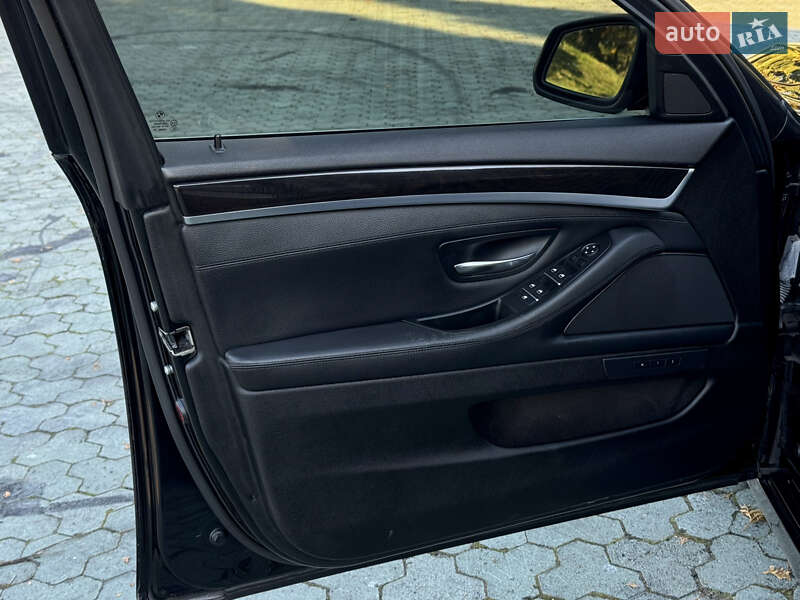 Седан BMW 5 Series 2014 в Дубно