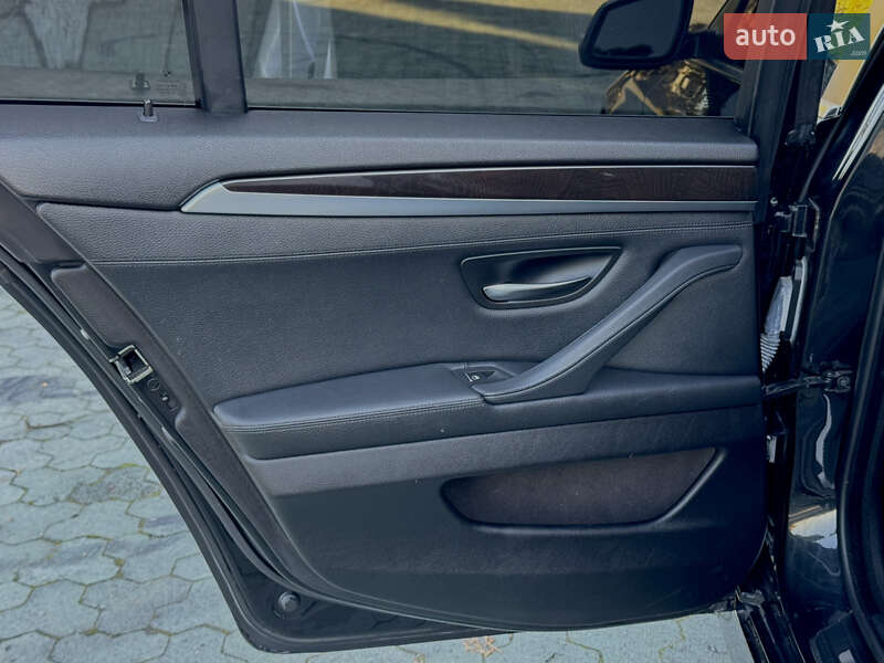 Седан BMW 5 Series 2014 в Дубно