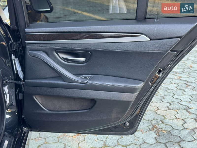 Седан BMW 5 Series 2014 в Дубно