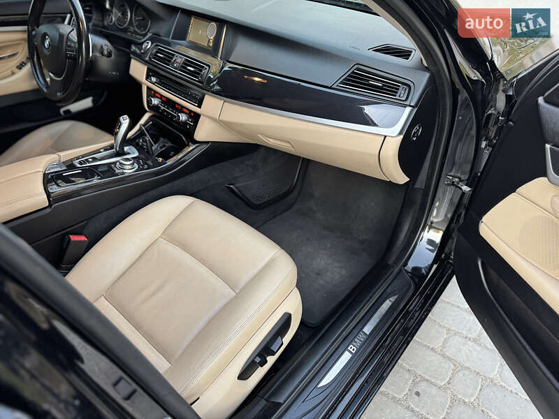 Седан BMW 5 Series 2016 в Новояворівську
