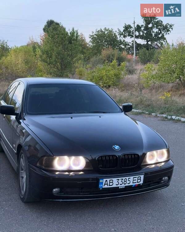 Седан BMW 5 Series 2002 в Виннице