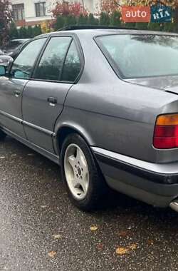 Седан BMW 5 Series 1990 в  фото 4 Седан BMW 5 Series 1990 в