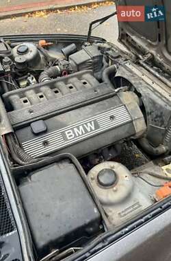 Седан BMW 5 Series 1990 в  фото 11 Седан BMW 5 Series 1990 в