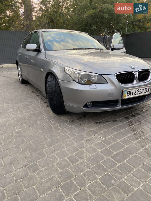 Седан BMW 5 Series 2004 в Измаиле