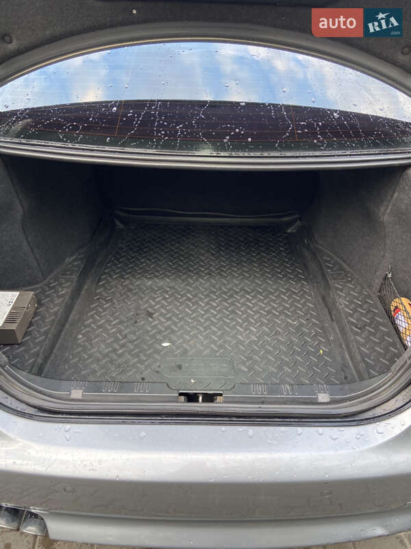 Седан BMW 5 Series 2004 в Измаиле