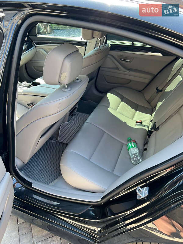 Седан BMW 5 Series 2013 в Яворове