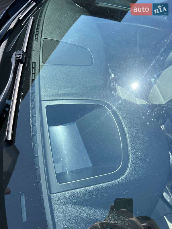 Седан BMW 5 Series 2013 в Яворове