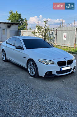 Седан BMW 5 Series 2015 в Ужгороді