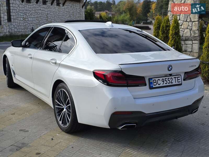 Седан BMW 5 Series 2022 в Львове