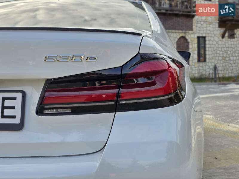 Седан BMW 5 Series 2022 в Львове