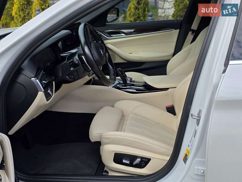 Седан BMW 5 Series 2022 в Львове