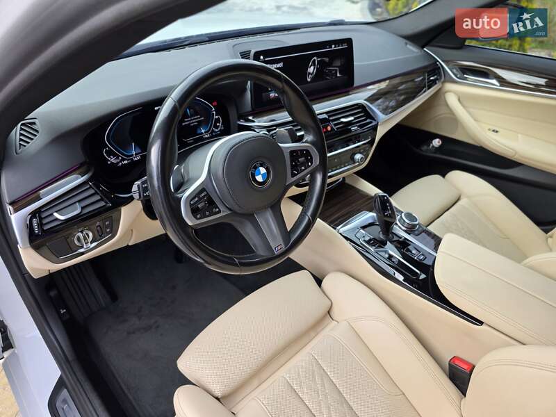 Седан BMW 5 Series 2022 в Львове